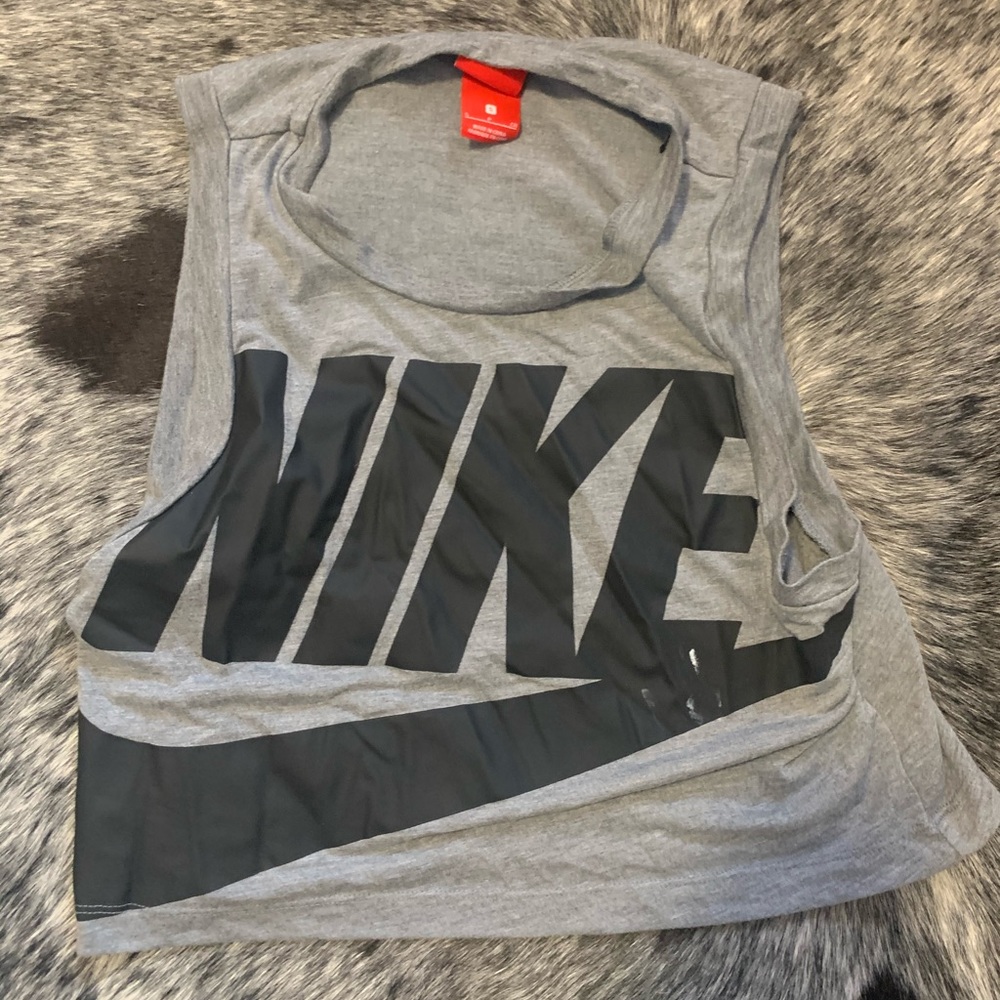 Nike Crop Muscle Tank